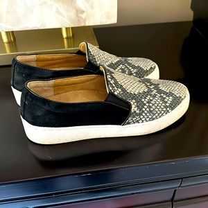 Vionic slip on trainers